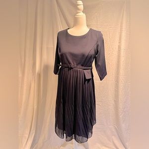 Seraphine Maternity dress. Size 8. LIKE NEW CONDITION.